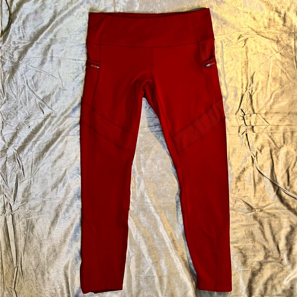 Lululemon full length burgundy leggings with 5 pockets, great condition, unique